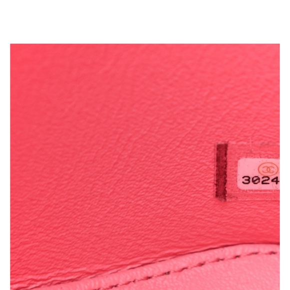 Beautiful pink Chanel vanity bag - Picture 12 of 16